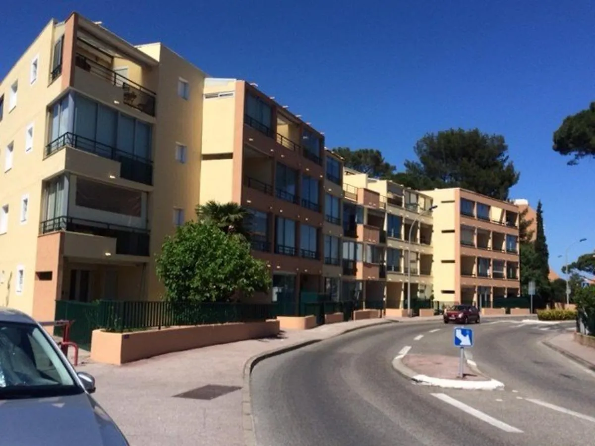 شقة Charmant Studio Climatise En Rez-De-Jardin, Proche Plage, Avec Garage Prive A Cavalaire-Sur-Mer - Fr-1-226B-116 فرنسا